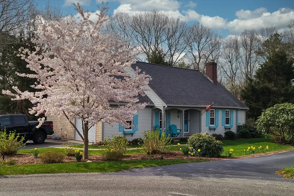 9 Washburn Pl, East Dennis, MA 02641 - Image #1