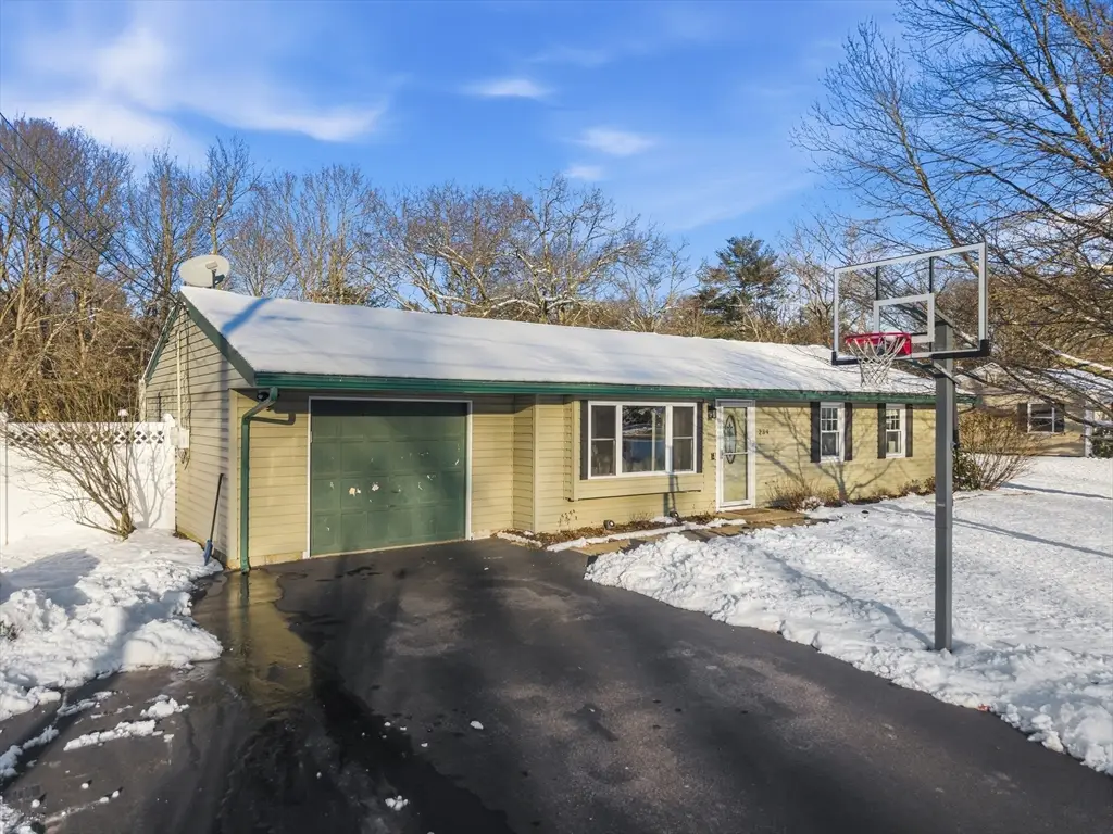 239 Powderhorn Dr, Taunton, MA 02780 - Image #1