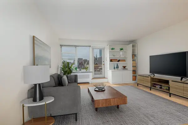 145 Pinckney St #719, Boston, MA 02114