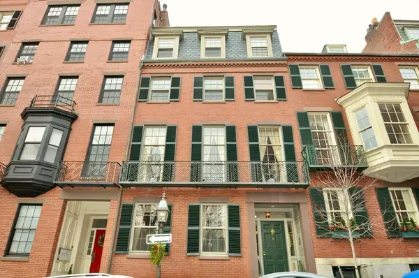 81 Pinckney St, Boston, MA 02114