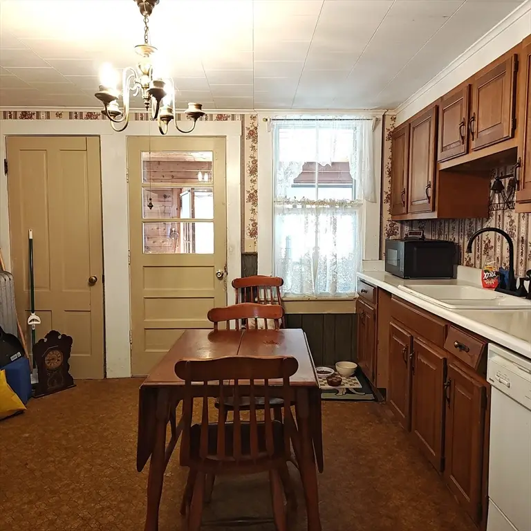 233 Maple St, Warren, MA 01083 - Image #3