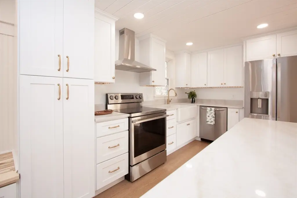 14 Bartlett St, Oxford, MA 01540 - Image #1