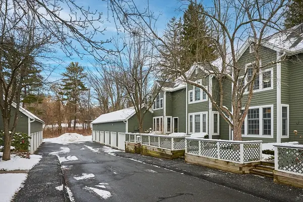 75 Amity Place #75, Amherst, MA 01002