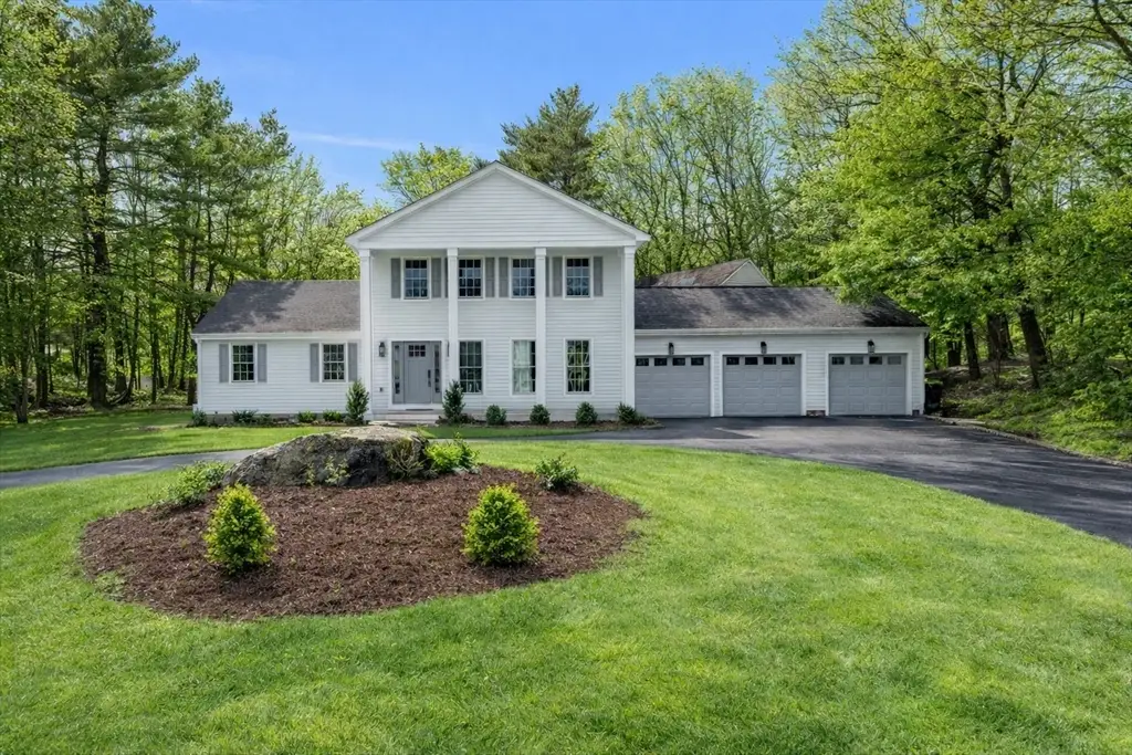 39 Canavan Dr, Braintree, MA 02184 - Image #1