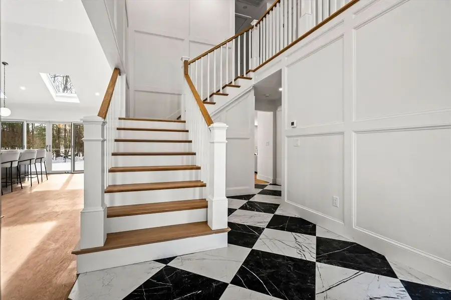 39 Canavan Dr, Braintree, MA 02184 - Image #2