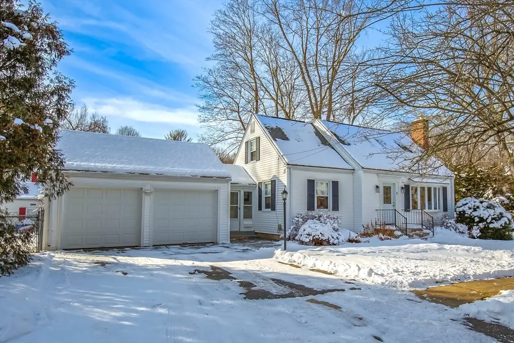 11 Nevins Ave, Longmeadow, MA 01106 - #1