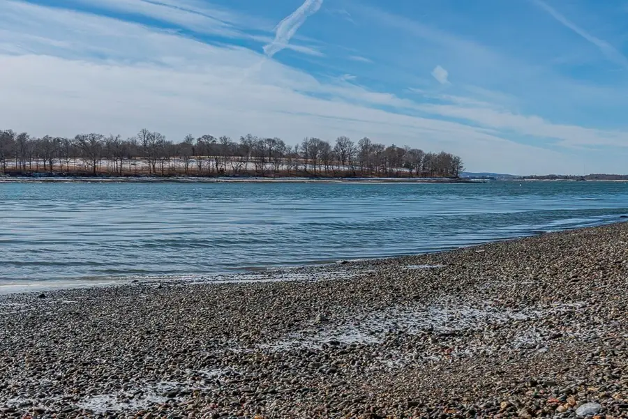 102 Edgewater Rd, Hull, MA 02045 - Image #3