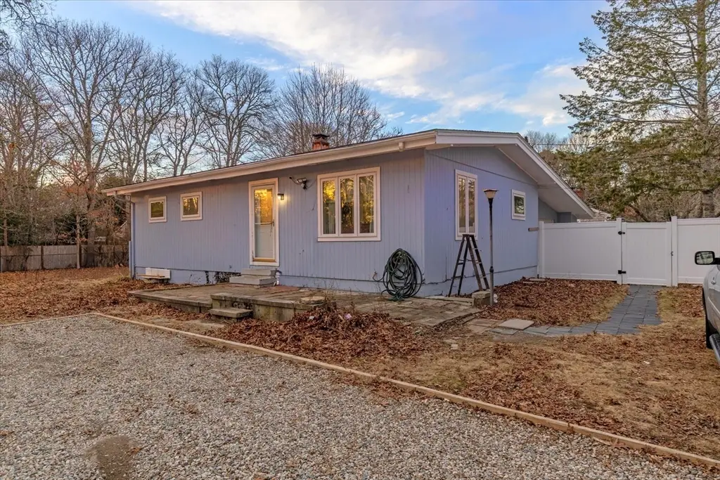 423 Lincoln Rd Ext, Hyannis, MA 02601 - Image #1