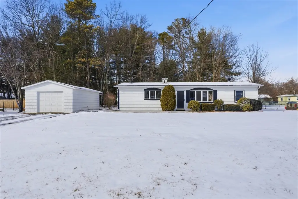 37 Sun Valley Rd, Holyoke, MA 01040 - #1