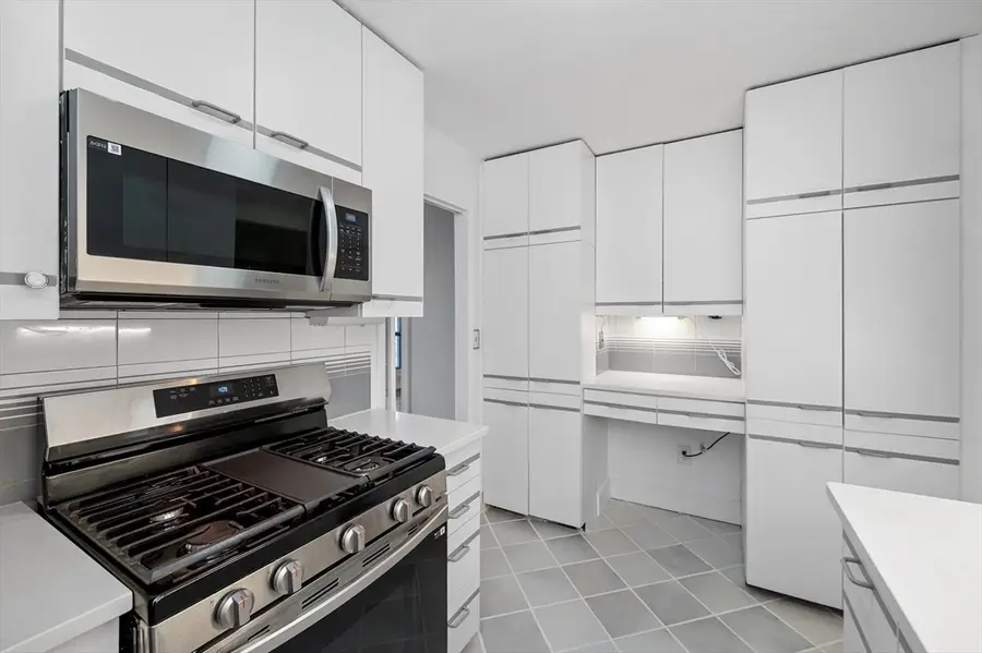 77 Pond Avenue #401, Brookline, MA 02445 - Image #2