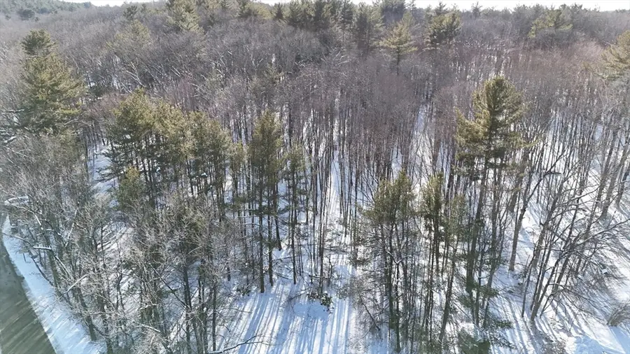 6 Gillespie Rd, Charlton, MA 01507 - Image #3