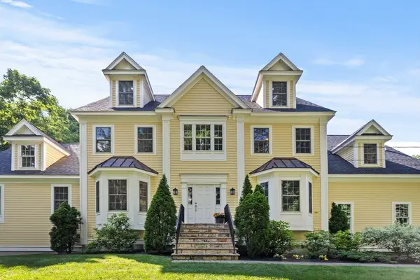 3 Torr St, Andover, MA 01810