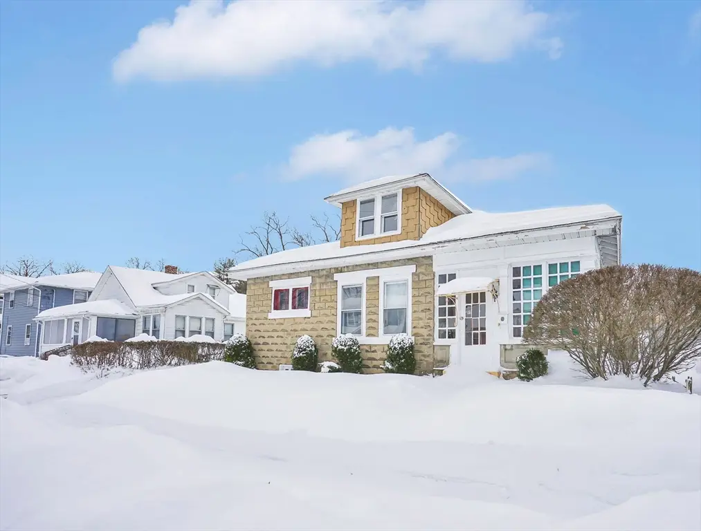 11 Ina St, Springfield, MA 01109 - Image #1