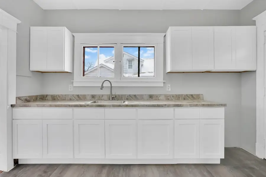 11 Ina St, Springfield, MA 01109 - Image #2