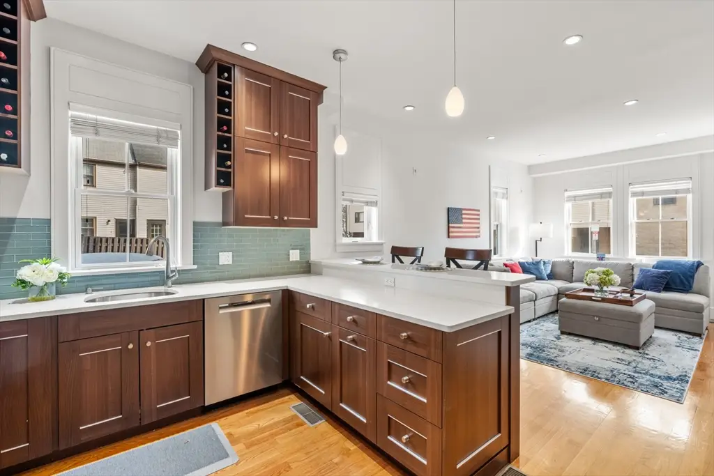 250 C Street #4, Boston, MA 02127 - Image #1