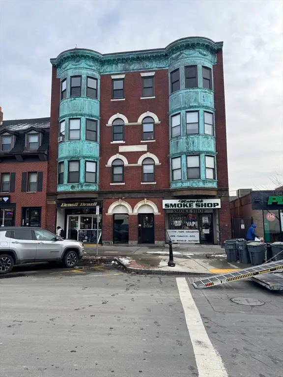 25-31 Maverick Sq #5, Boston, MA 02128