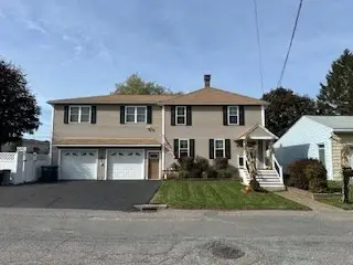 93 Benjamin St, Leominster, MA 01453