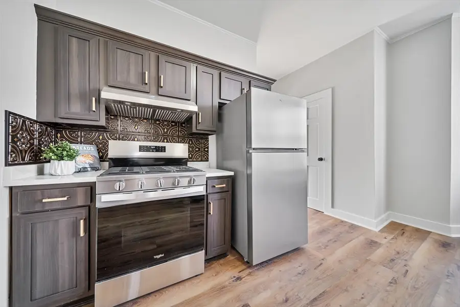 68 Pleasant St #2, Newburyport, MA 01950 - Image #2