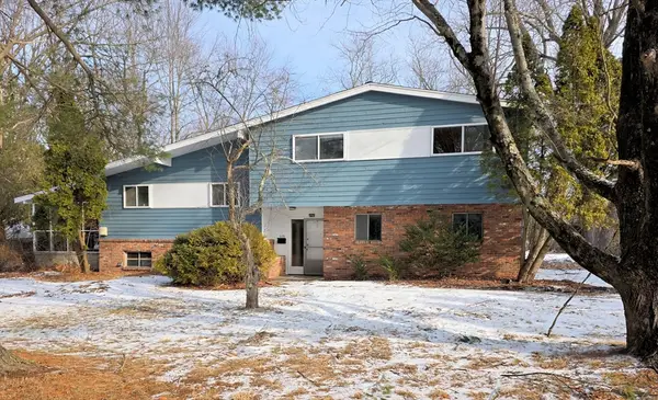 225 West Plain Street, Wayland, MA 01778