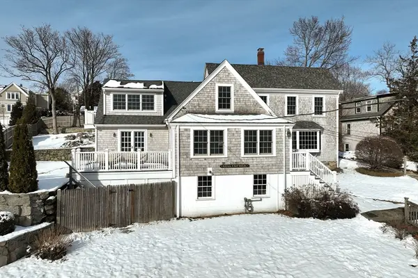 20 Stockbridge St, Cohasset, MA 02025