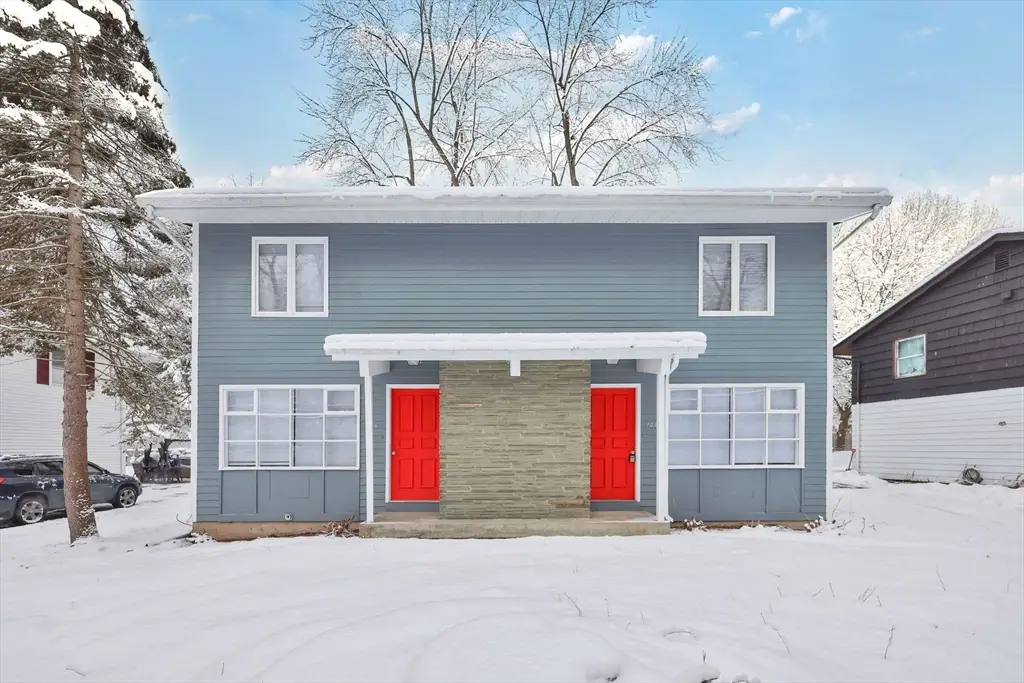 106-108 Breckwood Cir, Springfield, MA 01119 - Image #1