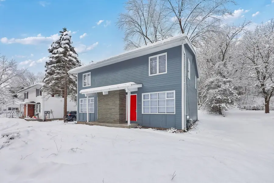 106-108 Breckwood Cir, Springfield, MA 01119 - Image #2