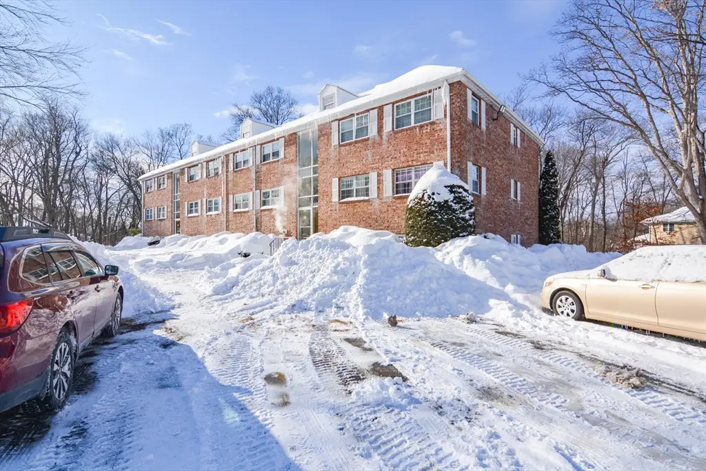 60 Edgelawn #1, North Andover, MA 01845 - Image #1