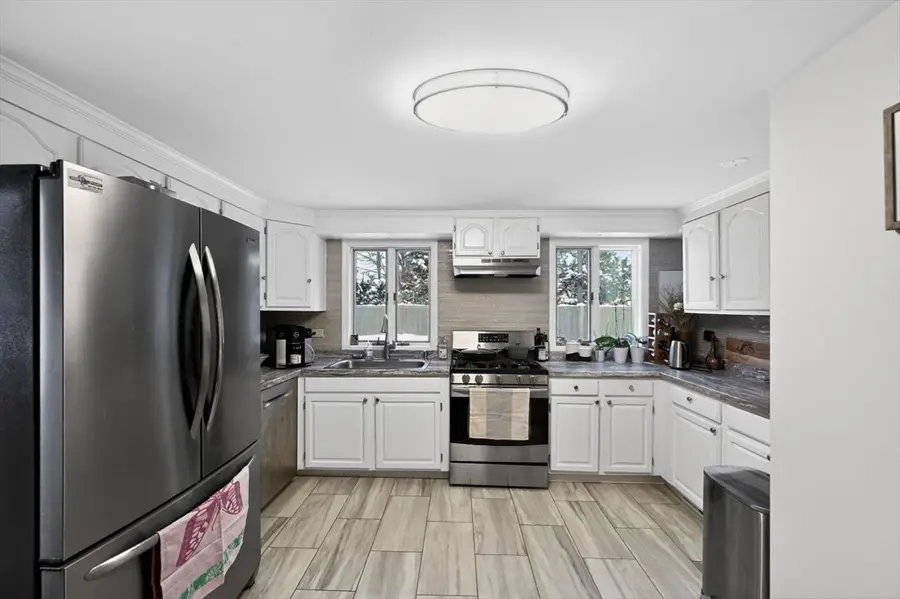 74 Alandale Pkwy, Norwood, MA 02062 - Image #2