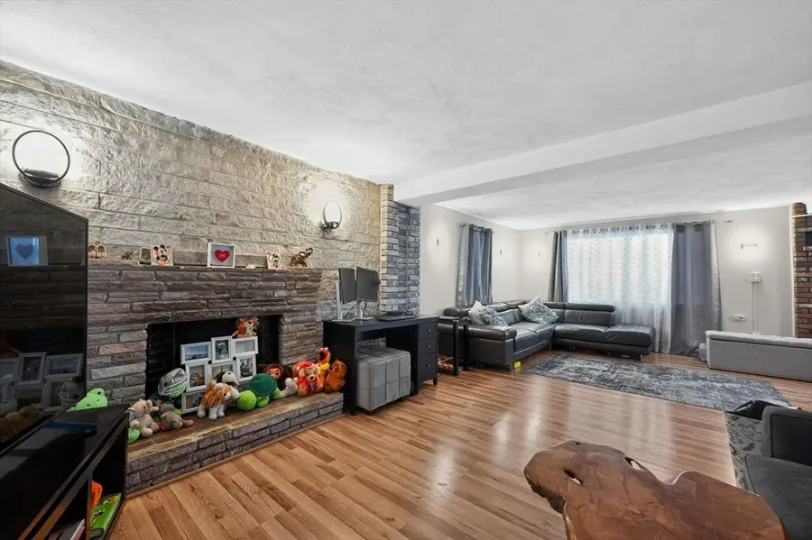 74 Alandale Pkwy, Norwood, MA 02062 - Image #3