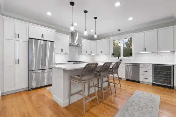 41 Lowell St, Woburn, MA 01801