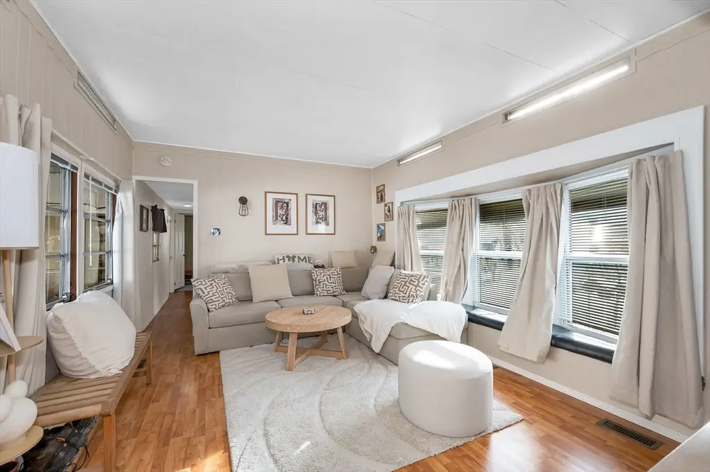 8 F St, Merrimac, MA 01860 - #1