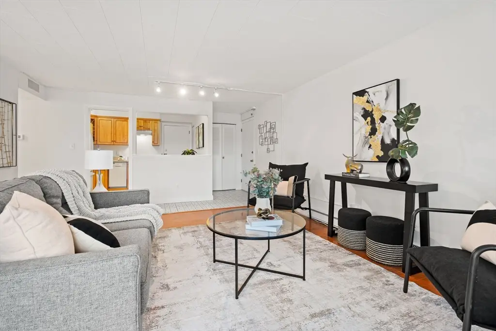 53 Melrose St #4D, Melrose, MA 02176 - Image #1