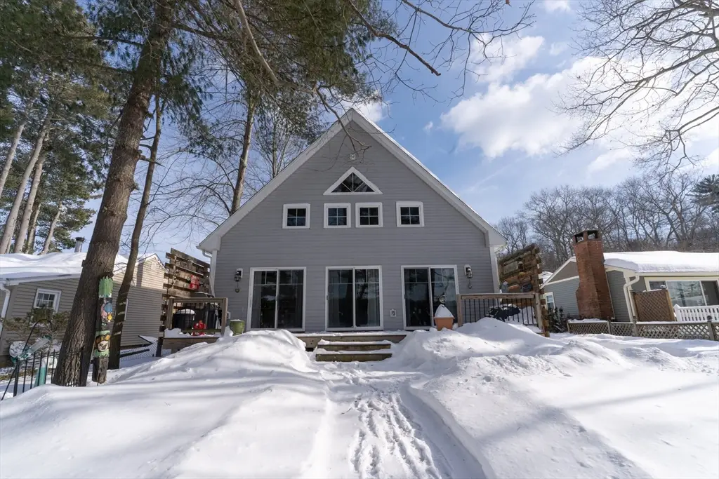 97 Cubles Dr, Brimfield, MA 01010 - Image #1