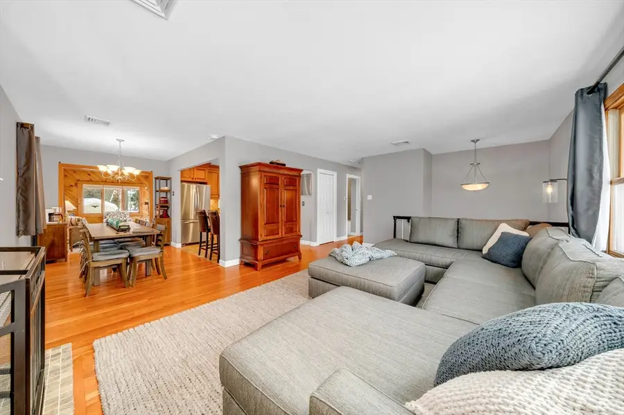 4 Richard Cir, Andover, MA 01810 - Image #3