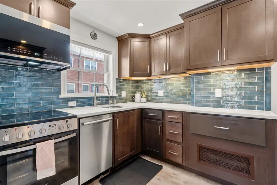 39 Charlesbank Rd #39, Newton, MA 02458 - Image #2