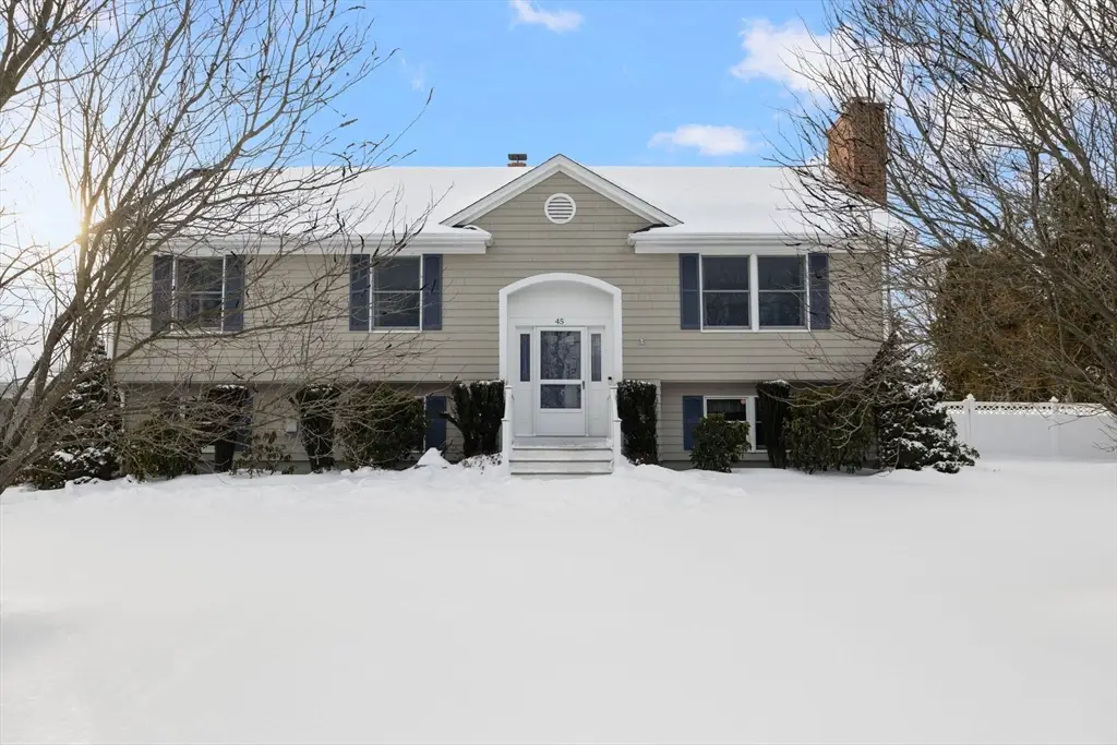 45 Obannon Pl, Swansea, MA 02777 - Image #1