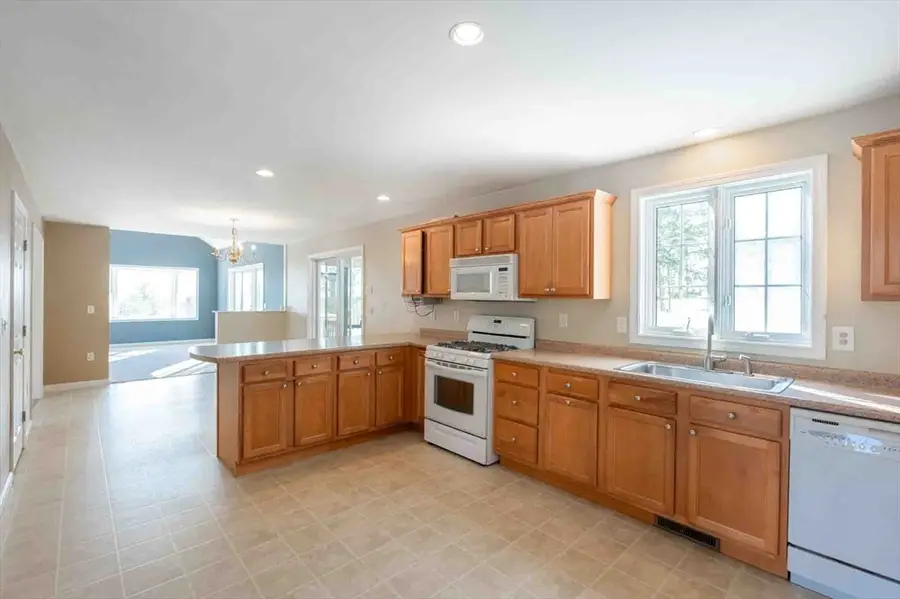 37 Summer Hill Rd, Dracut, MA 01826 - Image #3