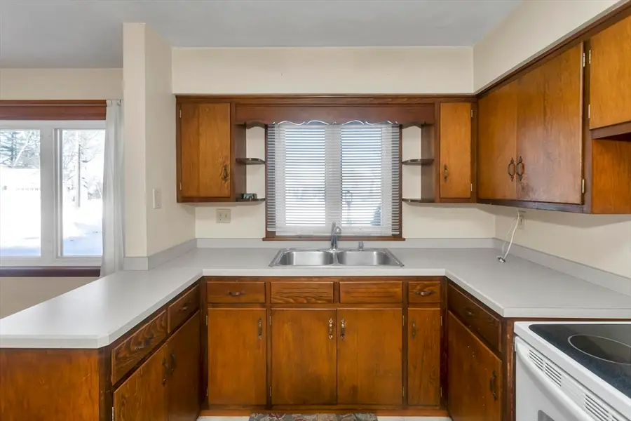 30 Llewellyn Dr, Westfield, MA 01085 - #2