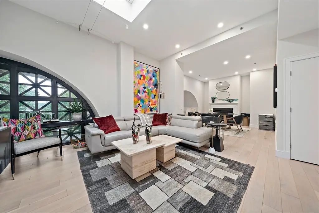 2420 Beacon Street #401, Chestnut Hill, MA 02467 - Image #1