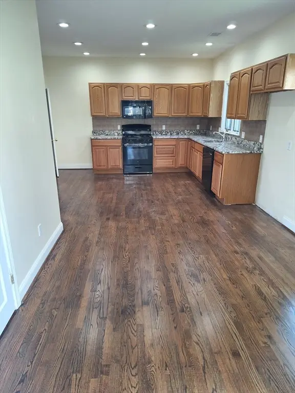 23 Ridgeway Ct #23, Brockton, MA 02301 - Image #2