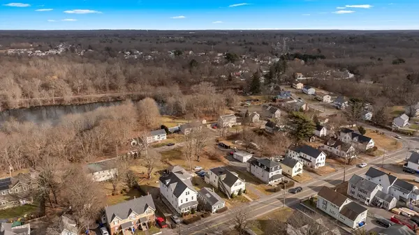 76 Plain St, Taunton, MA 02780