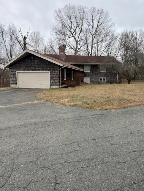 1 Bruce St, Avon, MA 02322