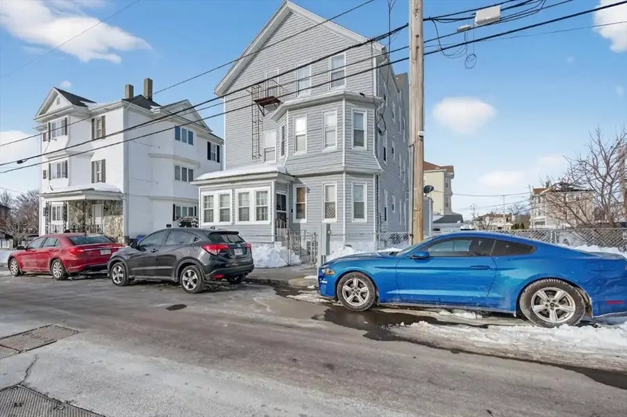 464 Birch St, Fall River, MA 02724 - Image #3
