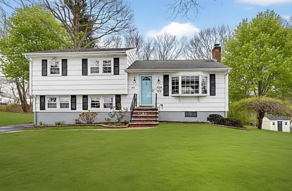 283 Ridgewood Drive, Norwood, MA 02062