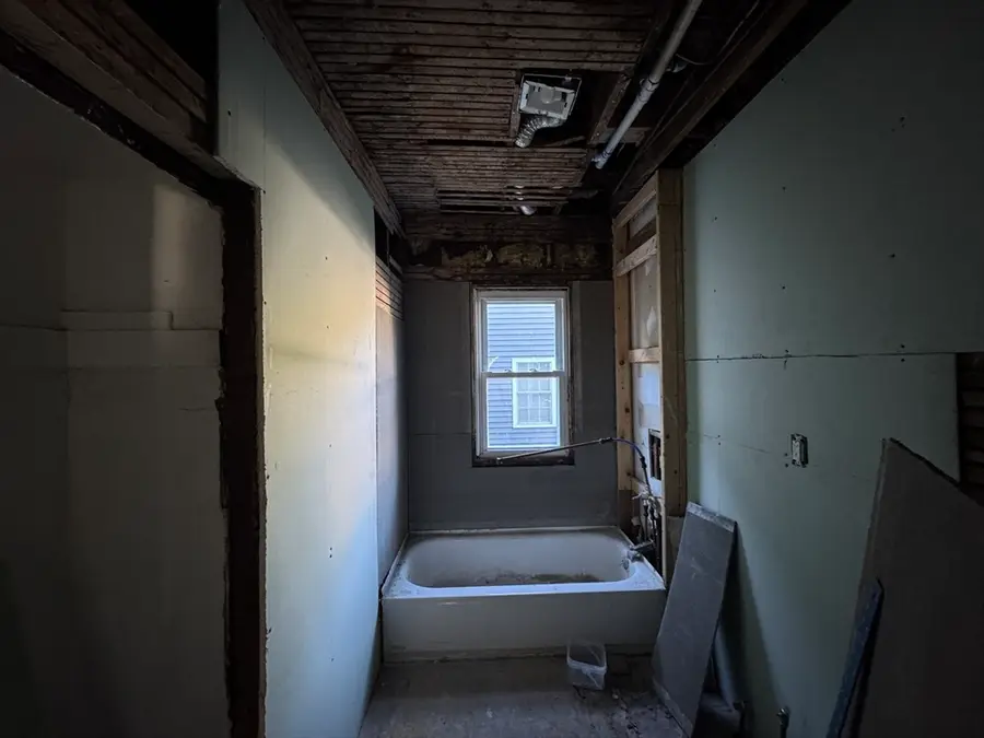 131 College St, Springfield, MA 01109 - Image #3