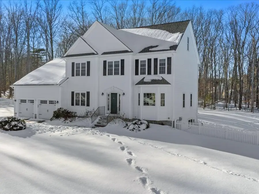 13 Teresa Dr, Millis, MA 02054 - Image #3
