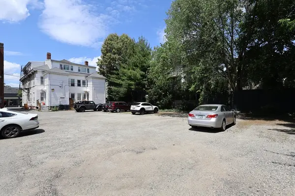 140 Huron Avenue, Cambridge, MA 02138