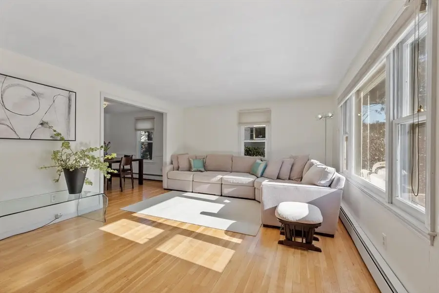 29 Pinewood Rd, Wellesley, MA 02482 - #3