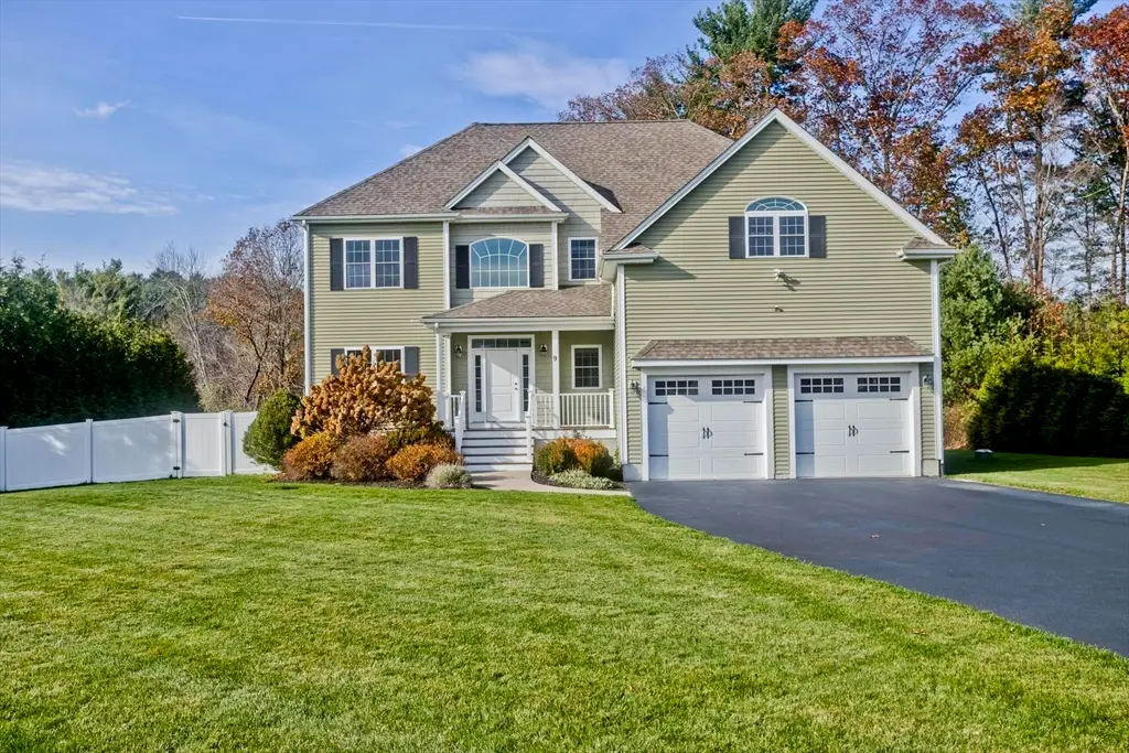 9 Brookfield Ln, Bellingham, MA 02019 - Image #1