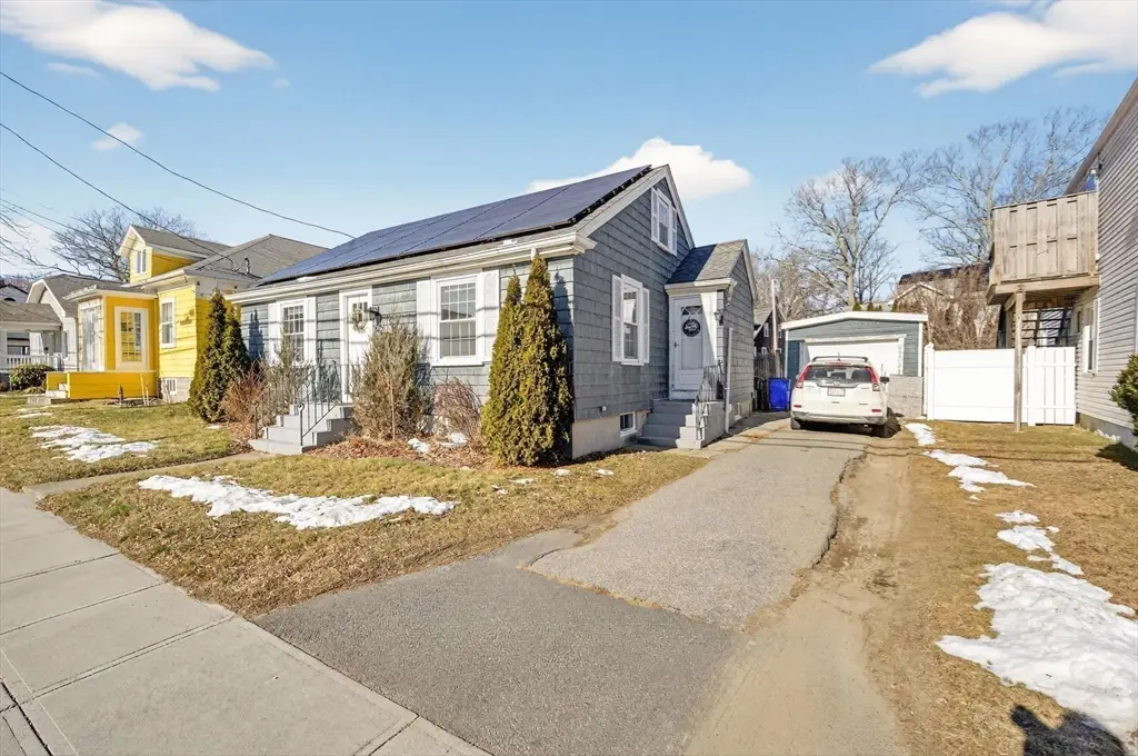 742 New Boston Rd, Fall River, MA 02720 - Image #1